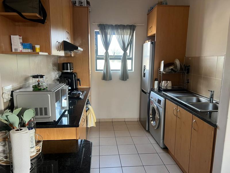To Let 2 Bedroom Property for Rent in Lansdowne Western Cape